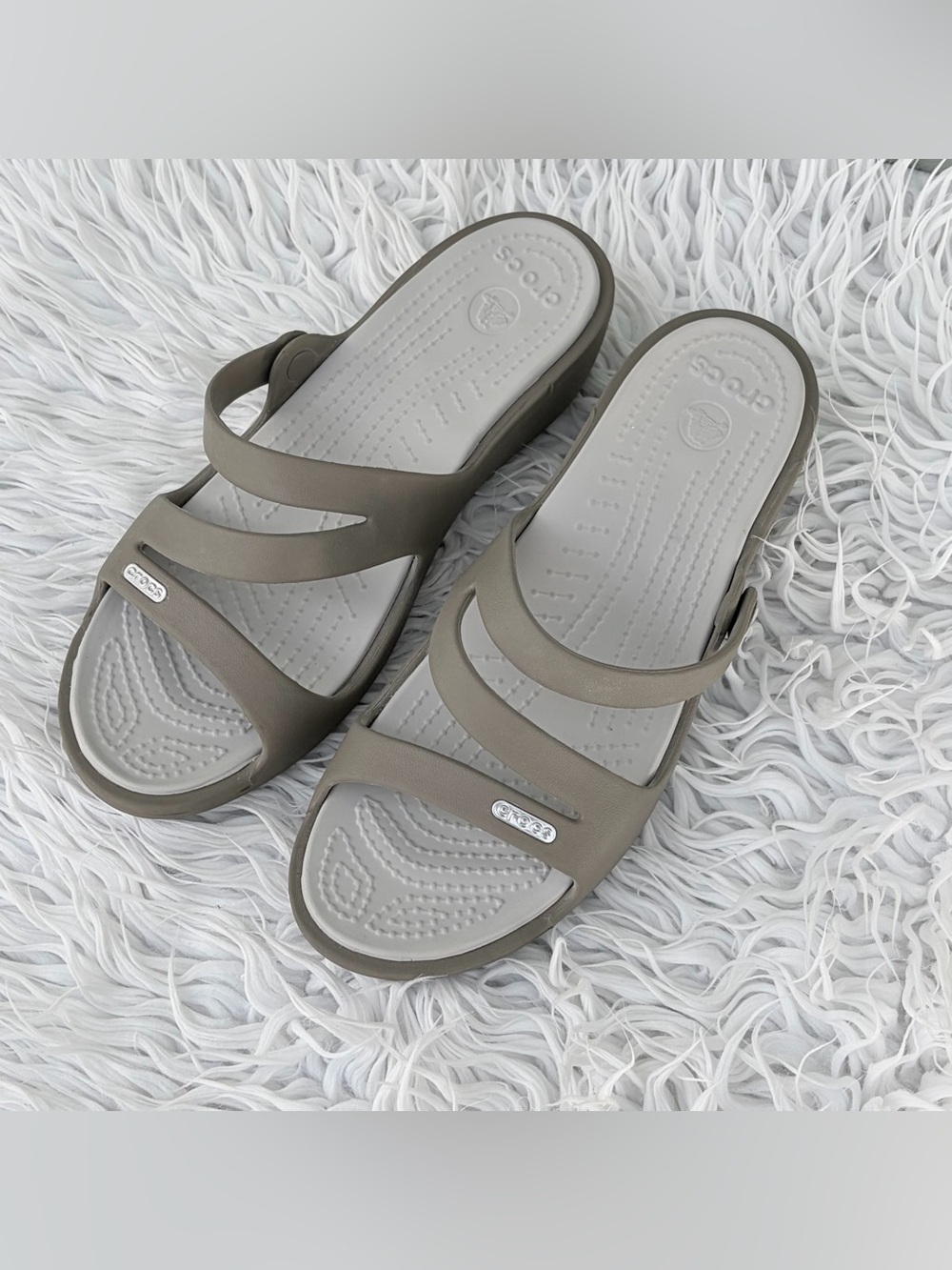 CROCS  Patricia Women's Wedge Sandals, Khaki/Oyster Sz 8 NEW